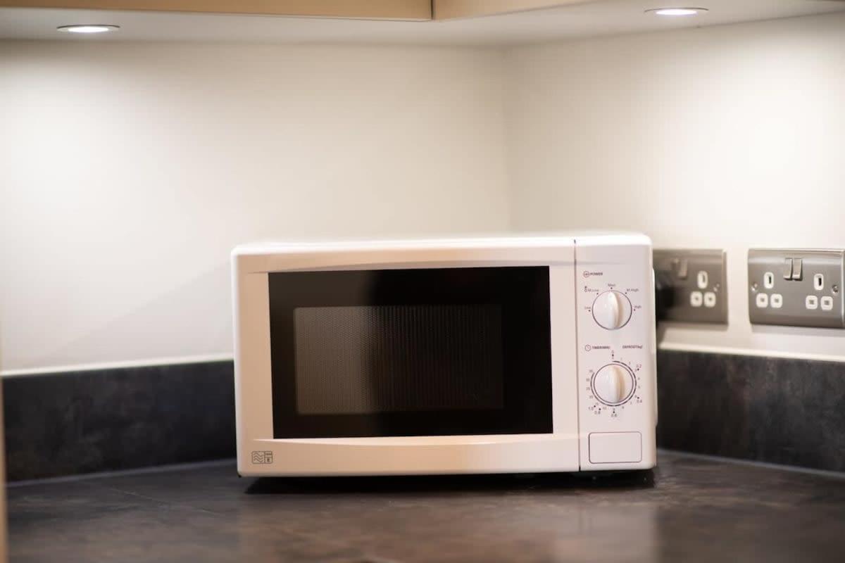 Fantastic 1 Bed Apartment In Crawley Eksteriør bilde