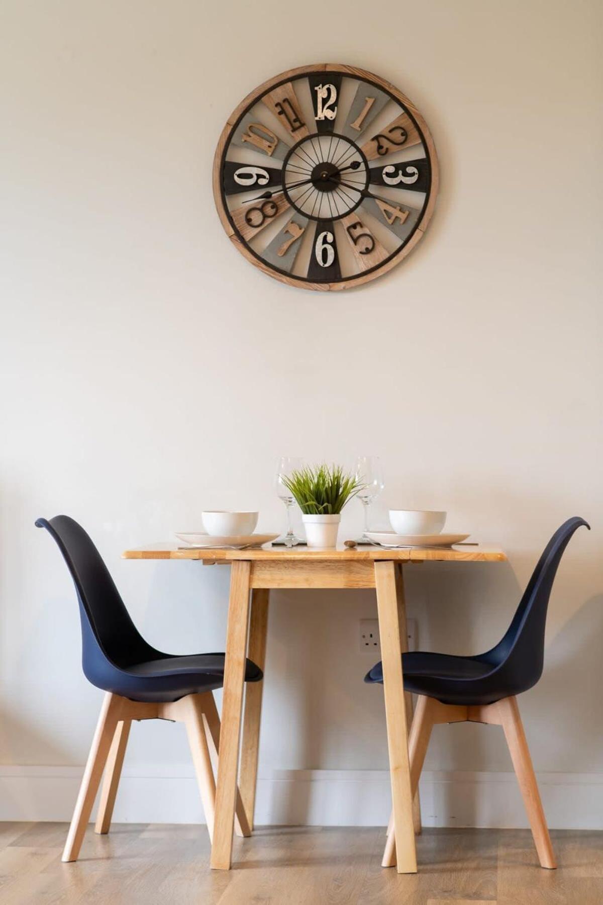 Fantastic 1 Bed Apartment In Crawley Eksteriør bilde